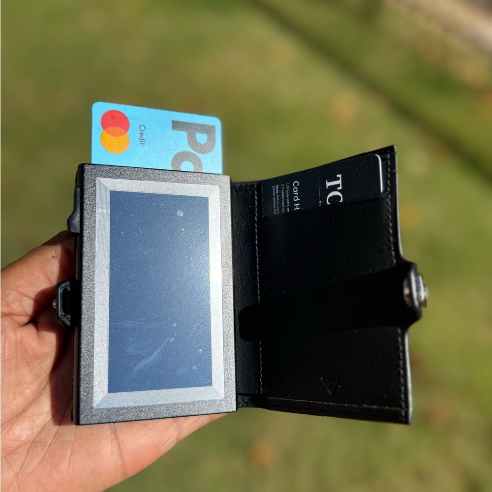 TOYFID Slim RFID Blocking Unisex Minimalist Wallet. Stylish Pop Up Card Holder.
